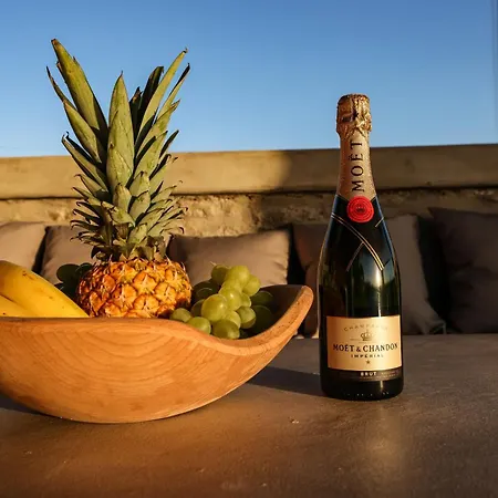 Sunset Views - George Iv, With Private Pool Close To Town Villa