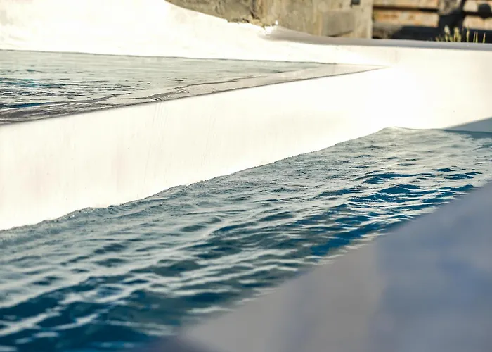 Villa Sunset Views - George Iv, With Private Pool Close To Town *