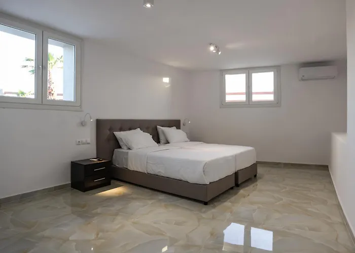 Sunset Views - George Iv, With Private Pool Close To Town