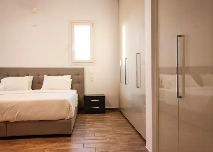 Sunset Views - George Iv, With Private Pool Close To Town Villa